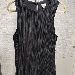 ⚠️ Closet Clean Out Elegant Black Pleated Sleeveless Top